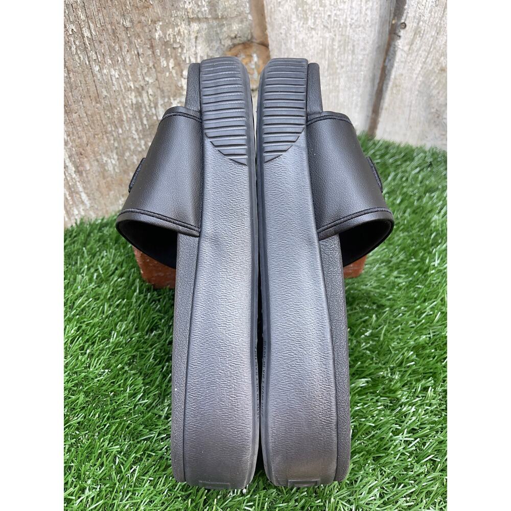 PLATFORM PUMA SLIDES PRICE FIRM! GREAT CONDITION - Picture 6 of 8